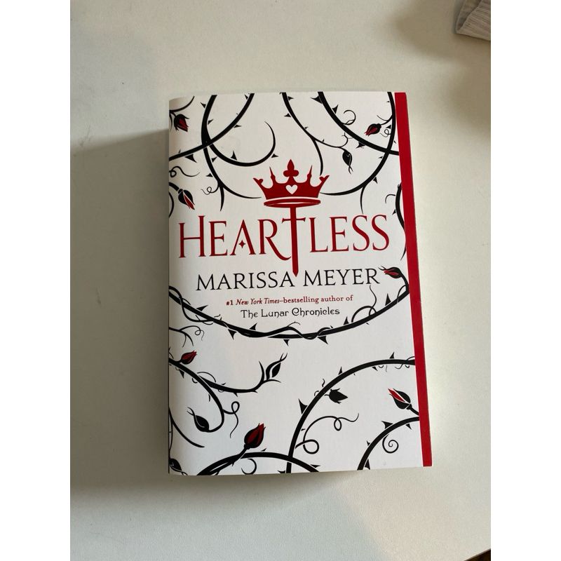 PRELOVED HEARTLESS BY MARISSA MEYER