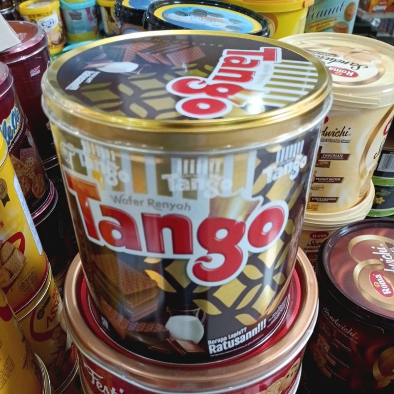 

Tango wafer chocolate kaleng 240 gram