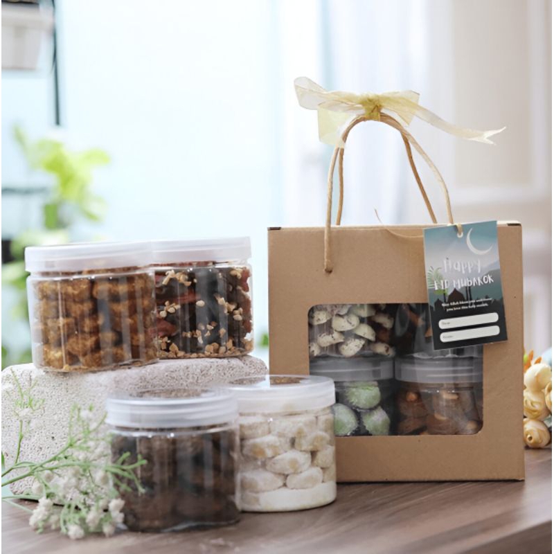 

Bingkisan Hampers / Parcel Isian Kue Kering / Cookies / Makanan Ringan Tas Cantik Kekinian Unik Murah untuk Hari Raya Idul Fitri / Lebaran 2025 Gratis Kartu Ucapan (Boleh Random/ Pilih 4 Jenis Kue Sendiri)