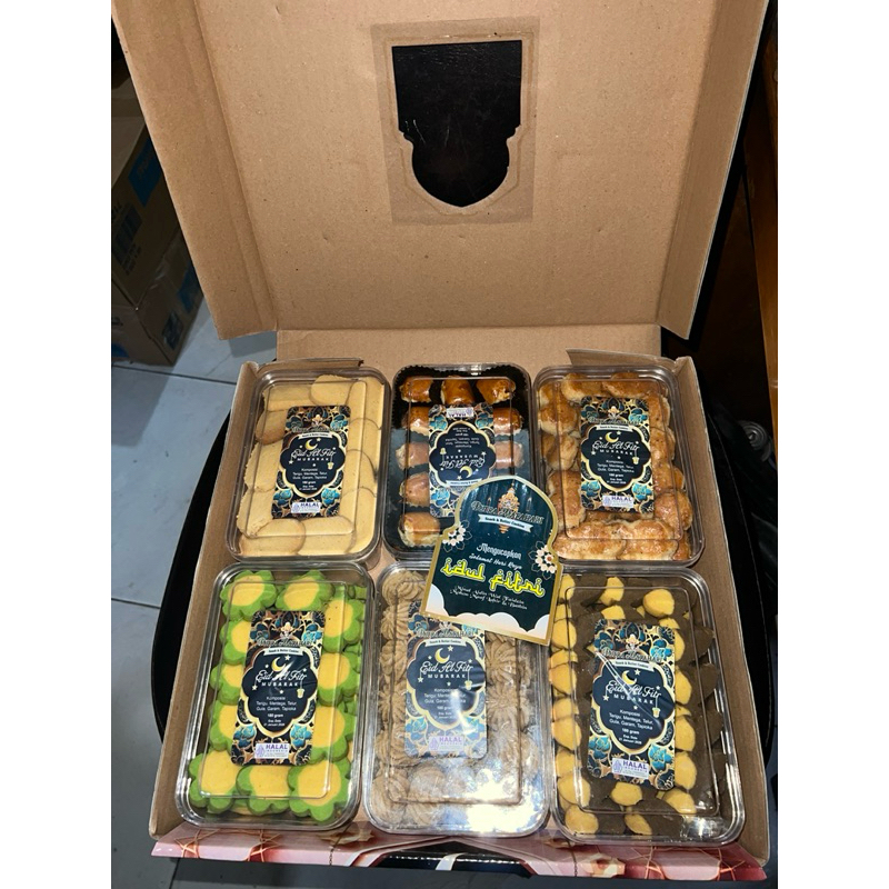

HAMPERS KUE LEBARAN 50.000an