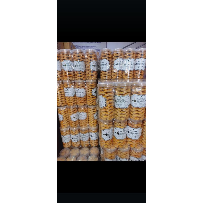 

Kue Kacang & Biskuit Wijen