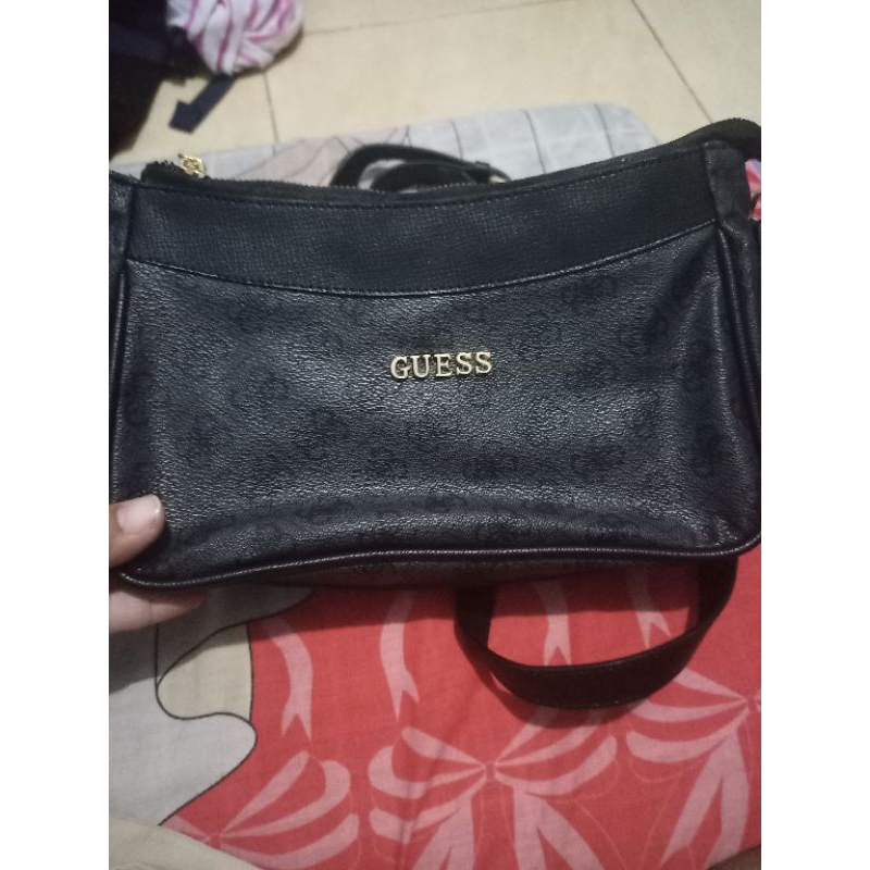 Dijual tas Preloved Guess kW warna hitam