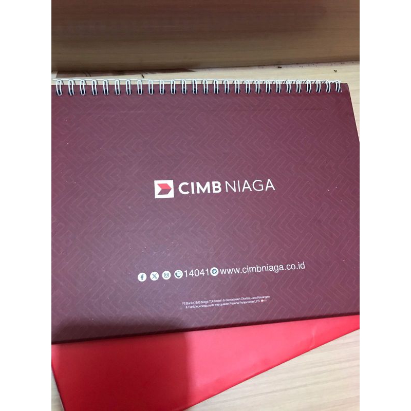 

KALENDER MEJA 2025 BANK CIMB