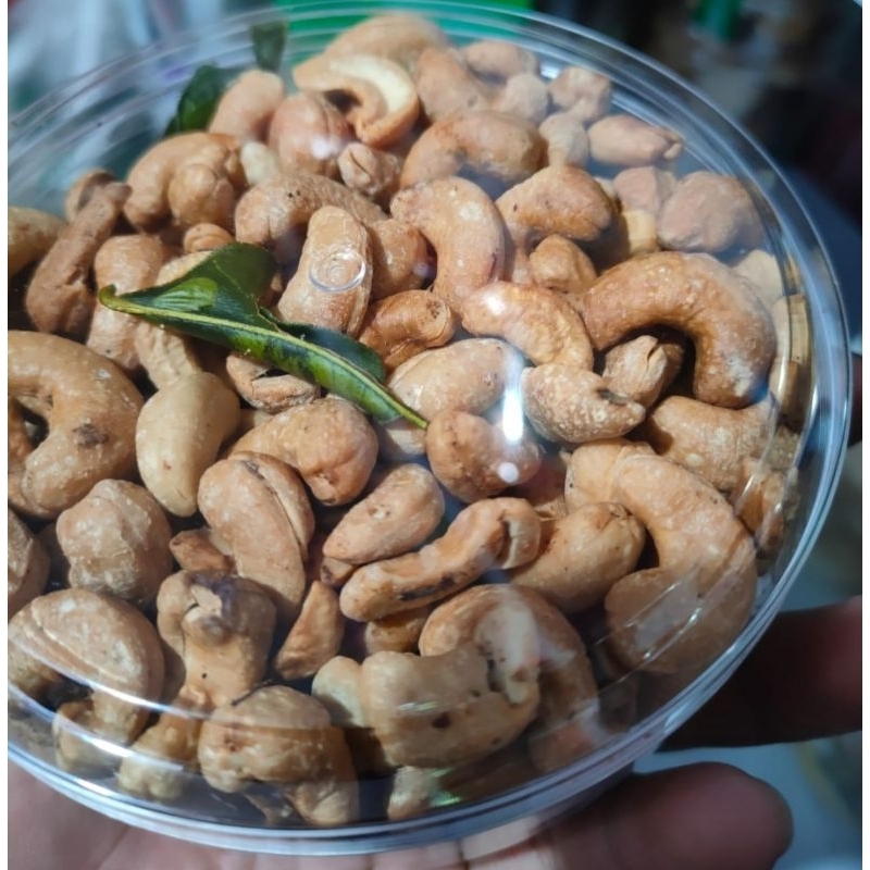 

Kacang Mente Utuh Toples 250gram