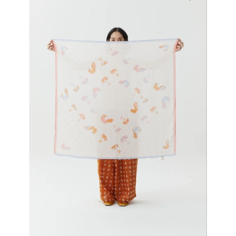 Scarf Ayam Ceria Sejauh Mata Memandang