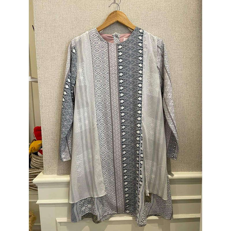 preloved tunik ria miranda