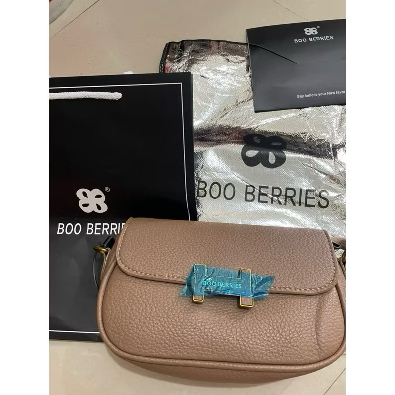 Tas Selempang Wanita / Sling Bag Wanita Boo Berries BARU/Newn