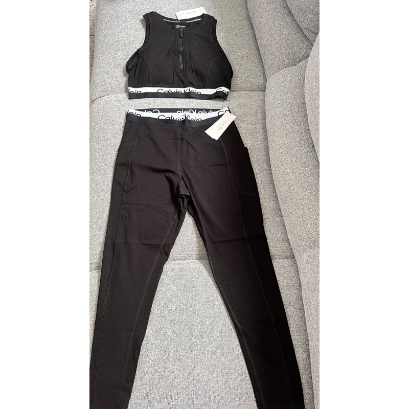 CALVIN KLEIN sports bra & Leggings 100% original. beli harga satu set 2.650