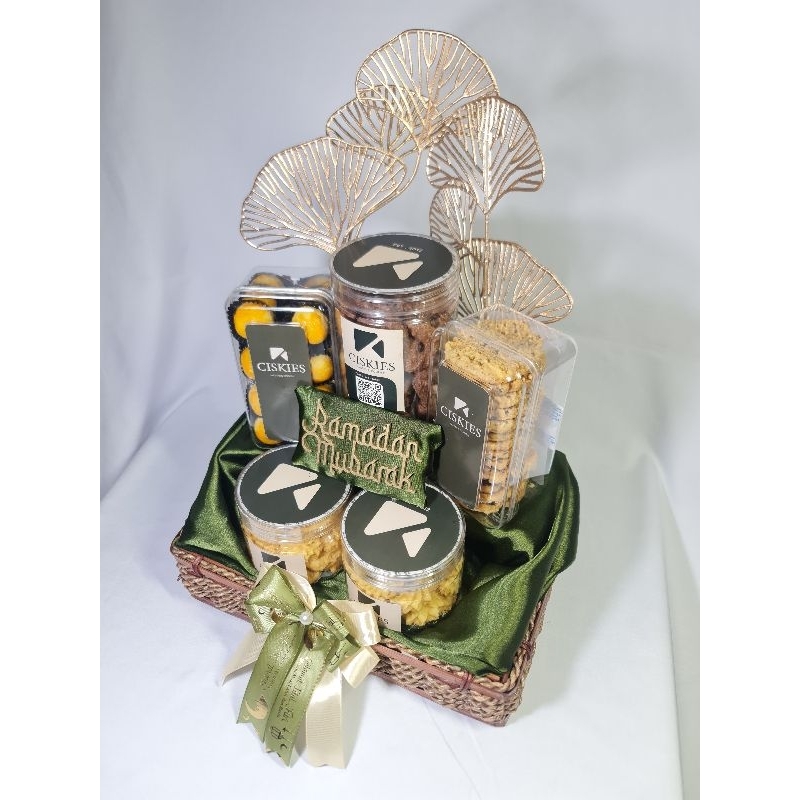 

PARCEL H // PARCEL LEBARAN // AESTHETIC PARCEL LEBARAN // ELEGAN PARCEL LEBARAN // HOME MADE COOKIES // READY FOR YOU