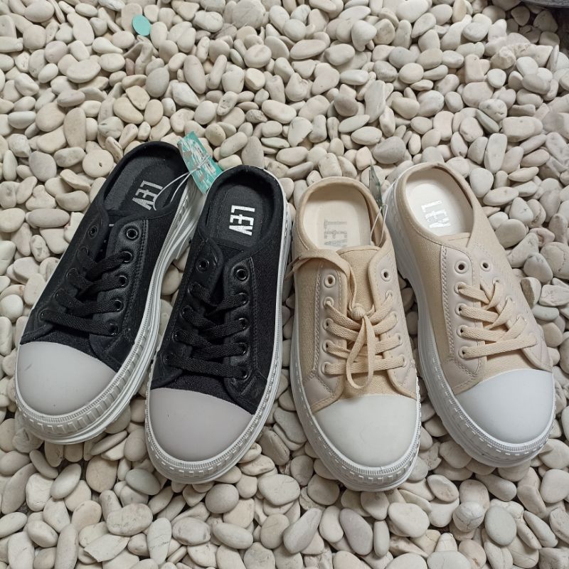 LEV By Zandilac Sepatu Sneakers Slider Slide Slip On Selop CH241179WD