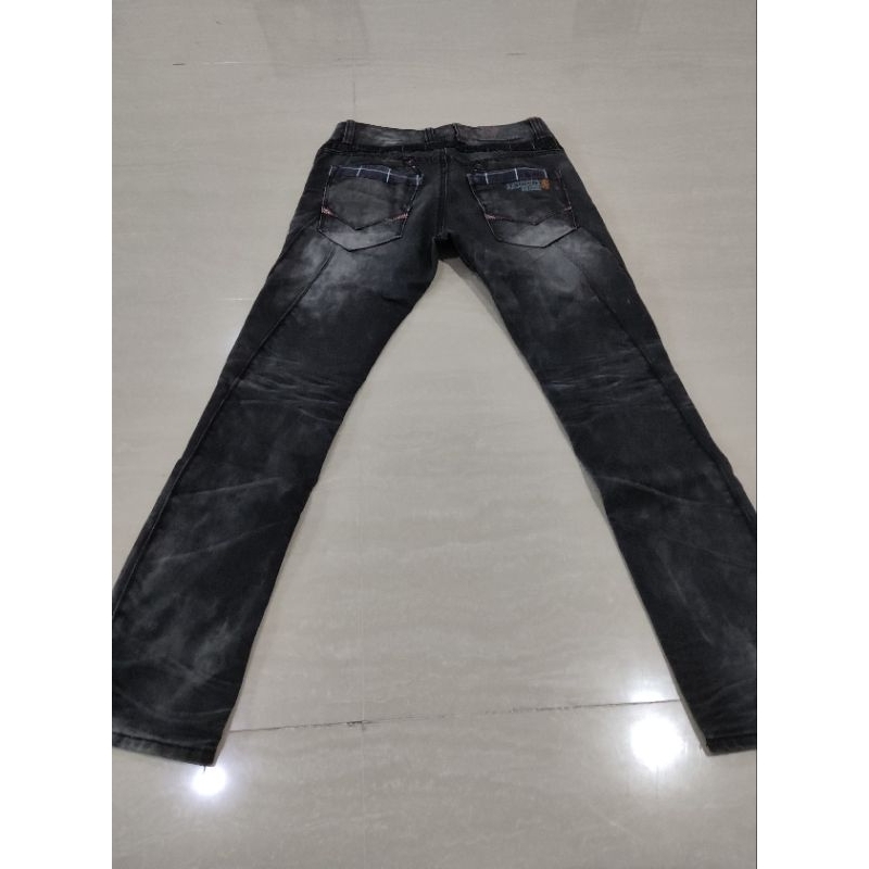pl celana jeans panjang cowok lingkar pinggang bulat 95cm pc110cm masih mantul ya