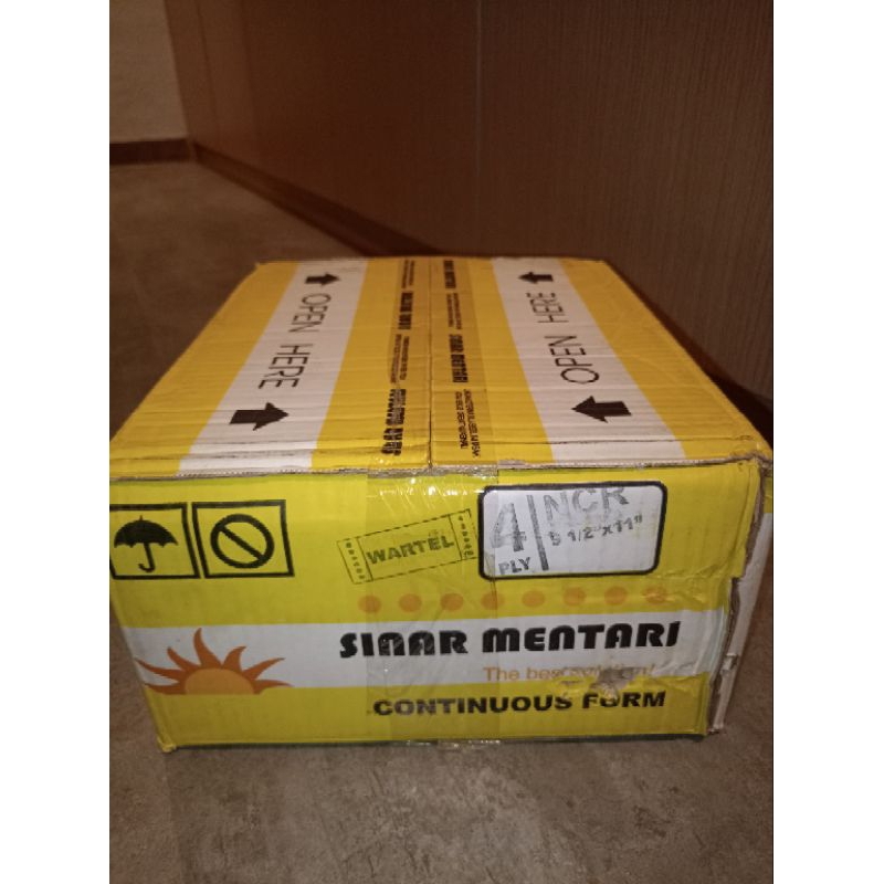 

KERTAS CONTINOUS 4ply 9 1/2"x11" Dibagi 4