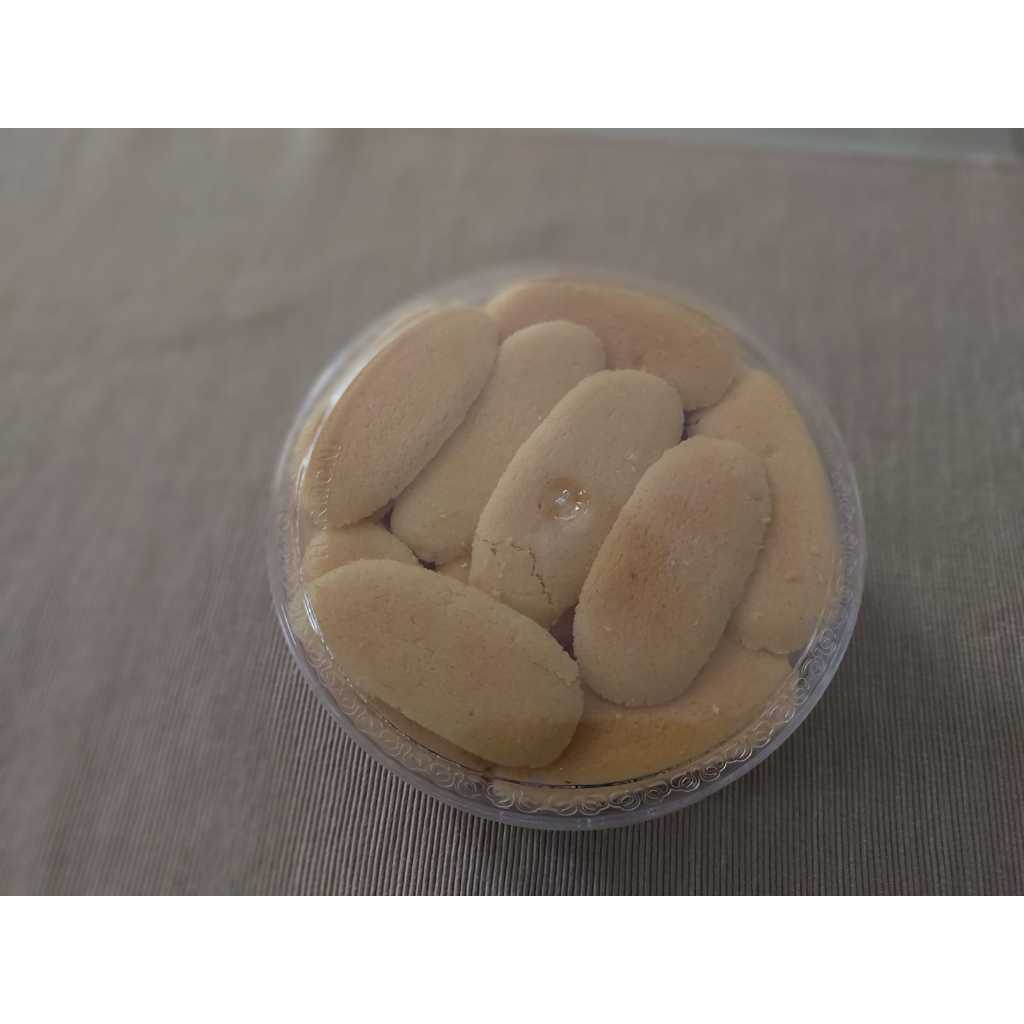 

Kue Khas Lebaran Kue Lidah Oval Butter Per 1 Toples