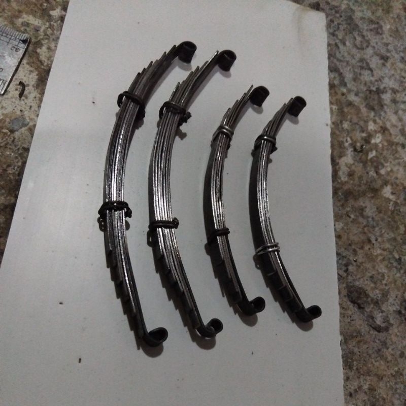 Per Daun/Suspensi Miniatur Truk dan Bus