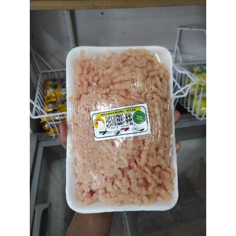 

Daging Ayam Giling Bagian Dada kemasan 500gr