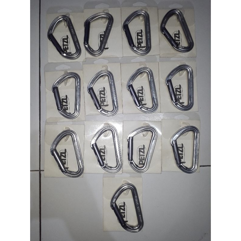 Carabiner Petzl Spirit NOT Petzl Djinn