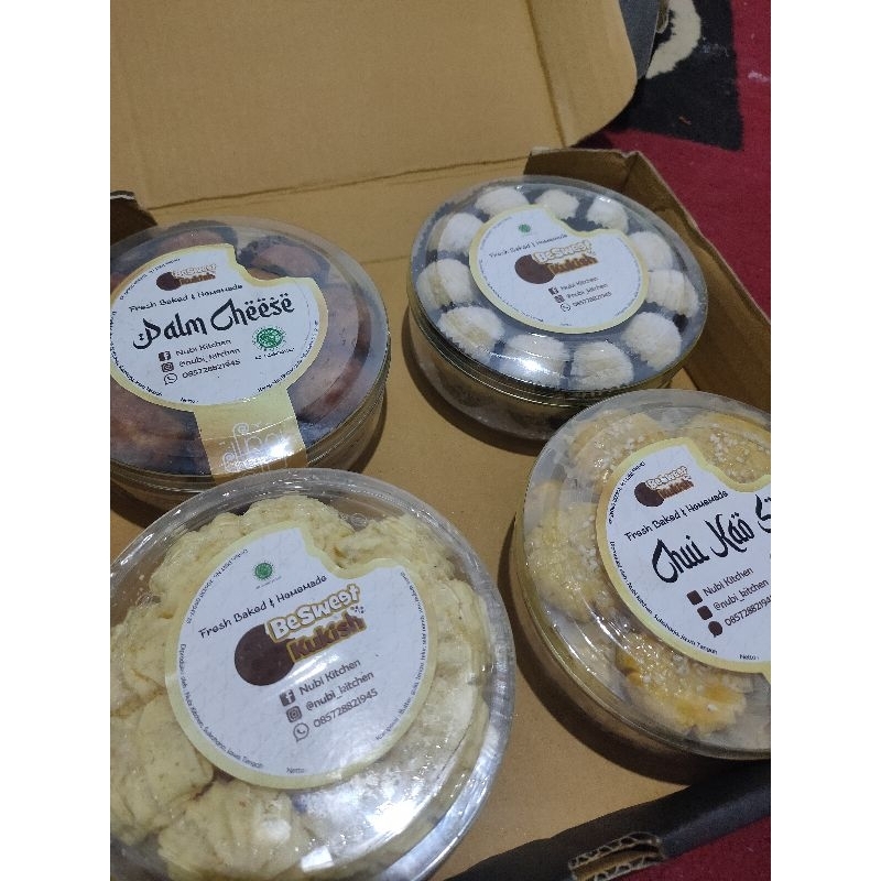 

set hampers kue lebaran isi 4 kode BD01