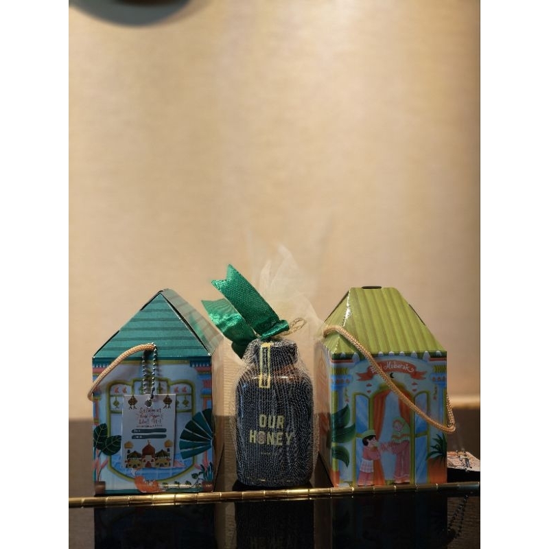 

Hampers Parcel Unik Murah Madu Apis Melifera Honey