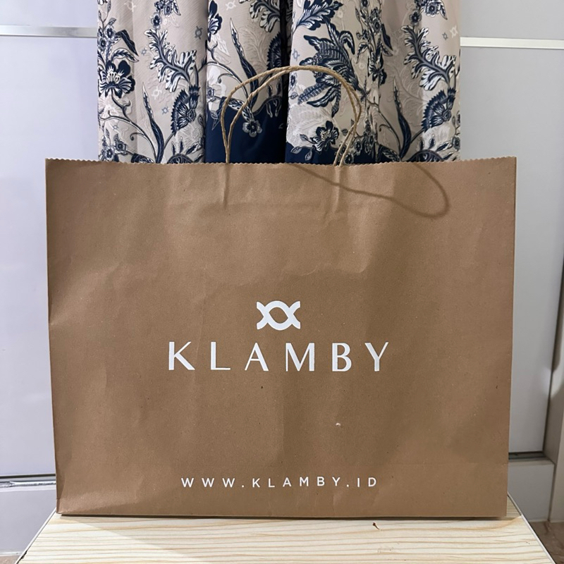 

paperbag klamby wearing klamby