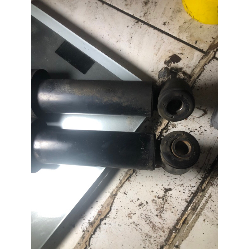 shock belakang mercedes viano v350 w639