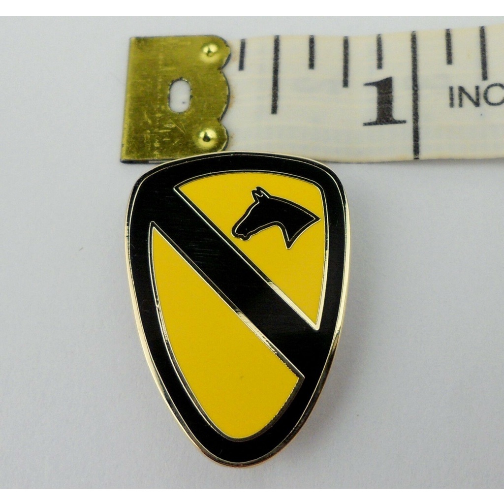 US ARMY CSIB PIN 1ST CAVALRY DIVISION'S COMBAT BADGE-338