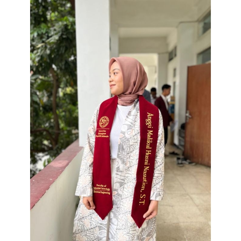 (selempang wisuda kalung )bahan bludru pilihan tebal lembut dan tidak kaku