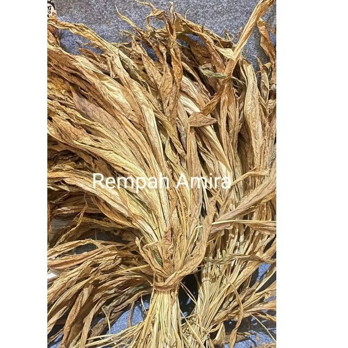 

daun kunyit kering 500gr/Dried leaves 500gr