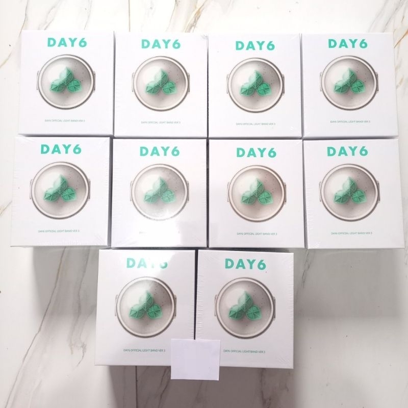 [READY STOCK] DAY6 OFFICIAL LIGHTBAND VER 3 NEW SEALED JYP LIGHTSTICK LB