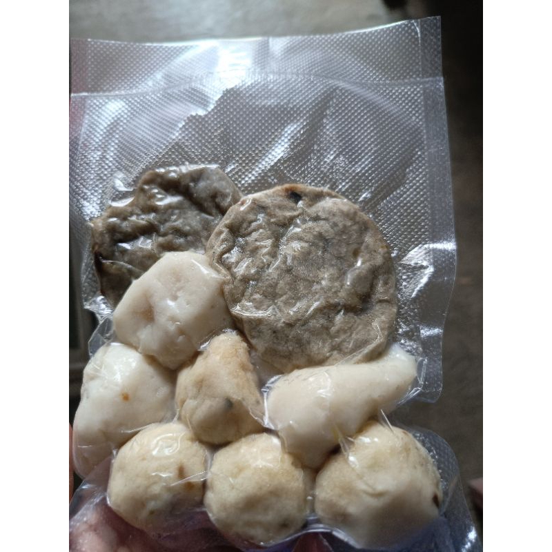 

pempek campur isi 10 pcs