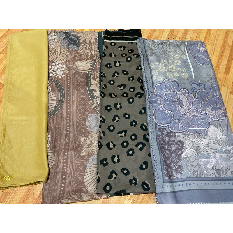 scarf wearingklamby | wk | vanillahijab | vanilla hijab scarf | buttonscarves | bs | preloved