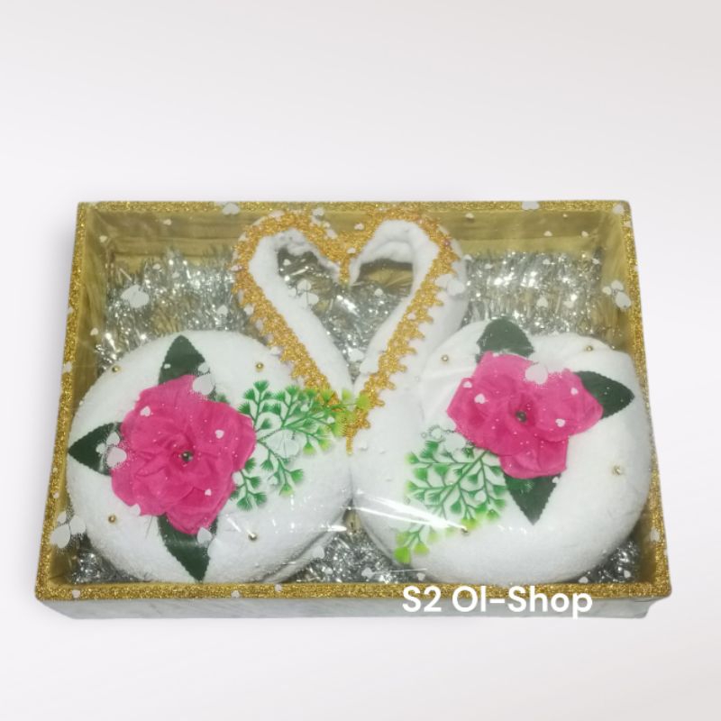 Seserahan kado pernikahan Kimono dan Handuk bentuk Angsa