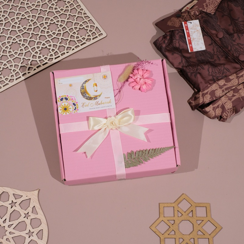 

Kotak Kado (23x23x5)/ Cocok Untuk Mukna, Baju Gift Box / Packaging Hadiah / Hampers Box / Unik Goni Aestetic Murah