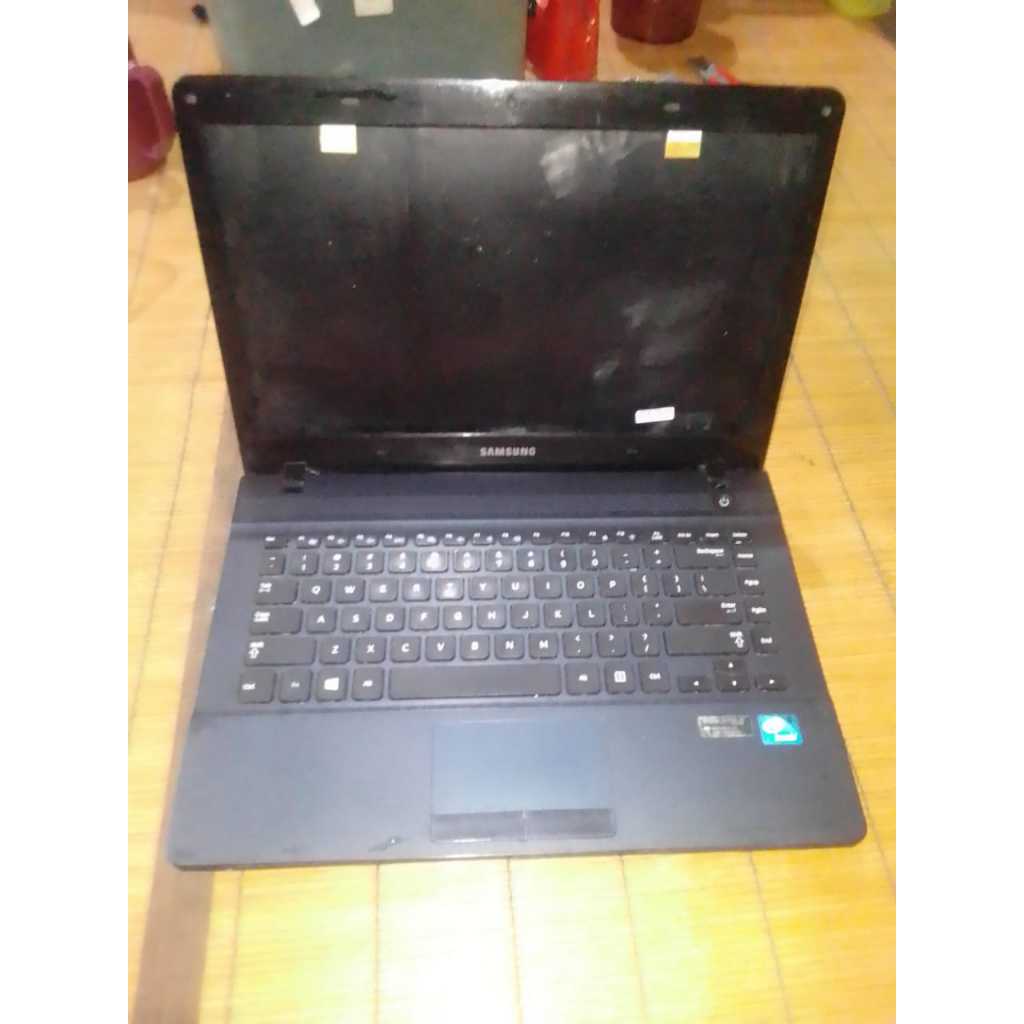 Casing Laptop Samsung NP270 NP275 NP270E4V Fullset