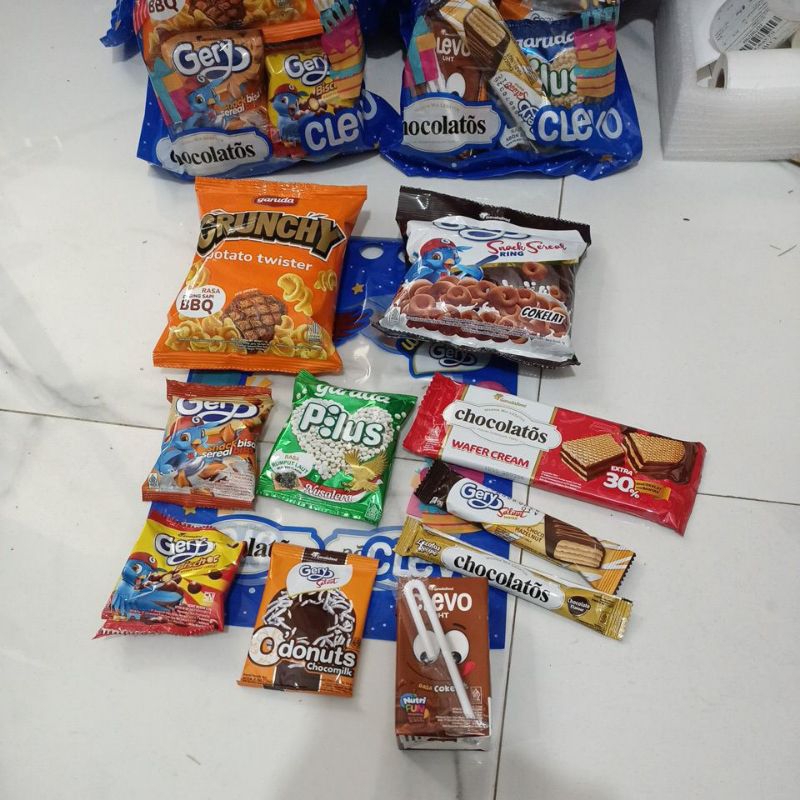 

READY hampers SNACK paket ultah ORDER langsung dikirim UKURAN LKS/ulang tahun