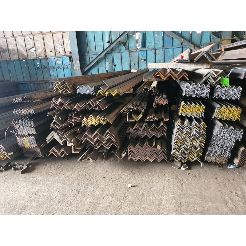 Siku Besi 40 x 40 x 3 x 6 Meter