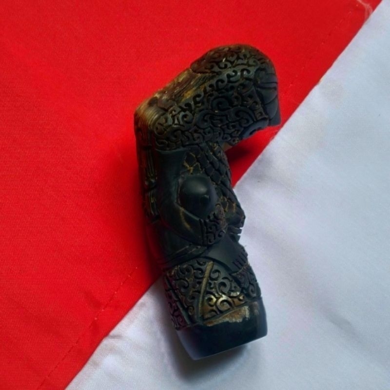 deder keris antik | hulu keris mirip gading | handle keris tulang | gagang keris  no 005