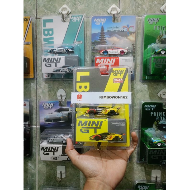 Mini GT 329 Lamborghini Aventador Infinite Motorsport [ BLISTER ]