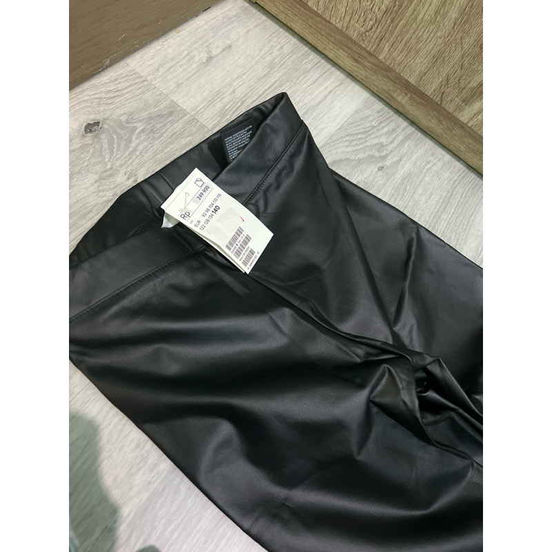 jegging hnm kulit sintetis