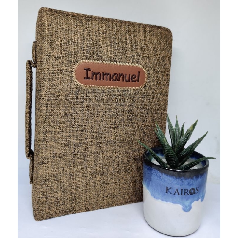 

SAMPUL ALKITAB BESAR MANULA IMMANUEL