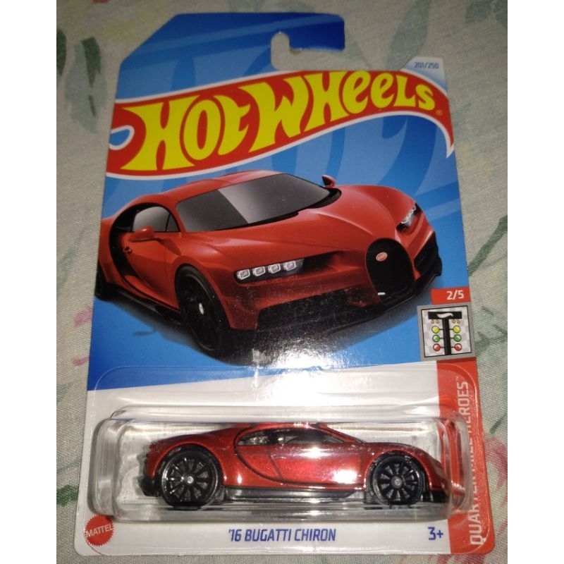 Hot wheels 16 Bugatti Chiron - red