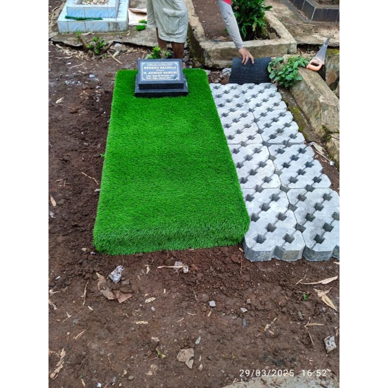 Paket Taman Makam rumput sintetis + Nisan JABODETABEK