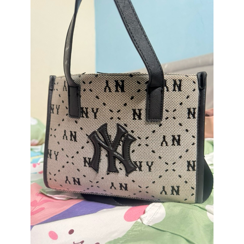 Preloved Tas Wanita MLB