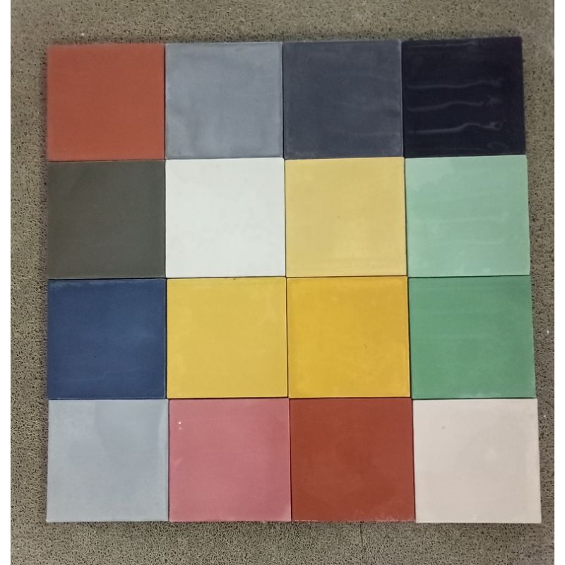 Tegel Polos ukuran 20x20cm