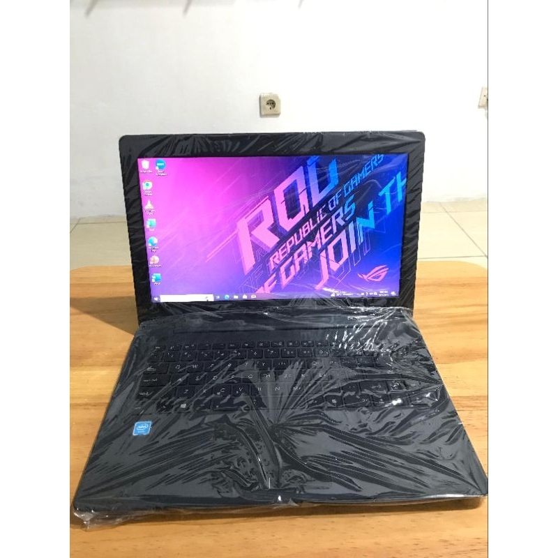 Laptop Asus Ram 8GB Storage 128GB SSD + 500GB Mulus