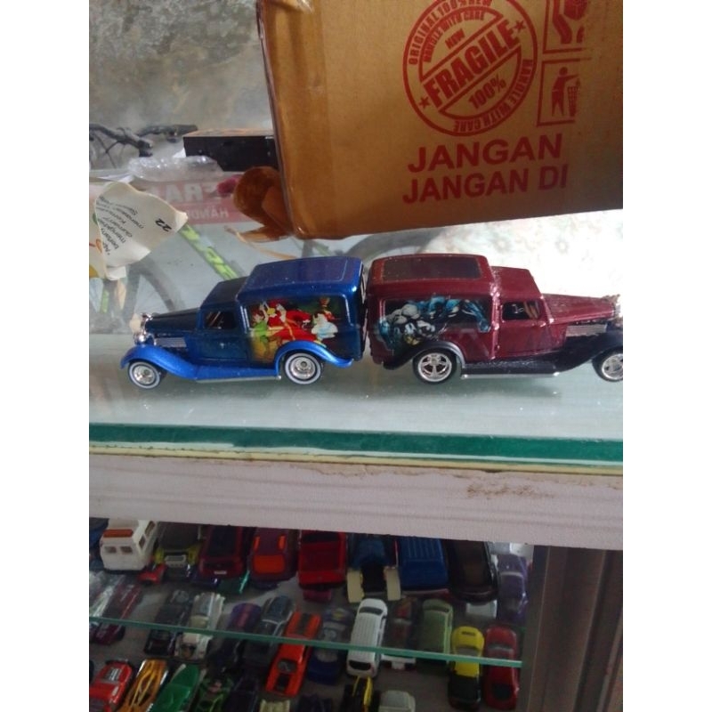 Hotwheels premium Dodge delivery ban karet dan base besi