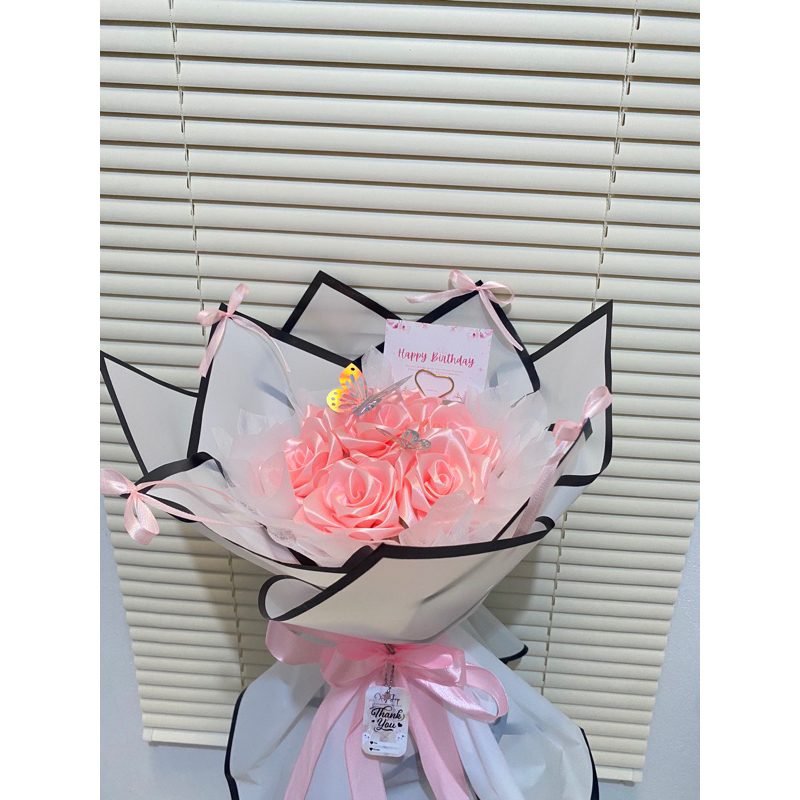 

BUKET PITA SATIN