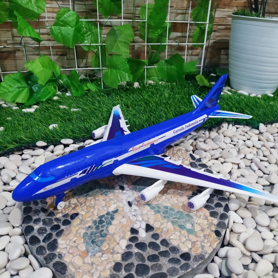 mainan pesawat garuda indonesia pullback - pesawat garuda indonesia