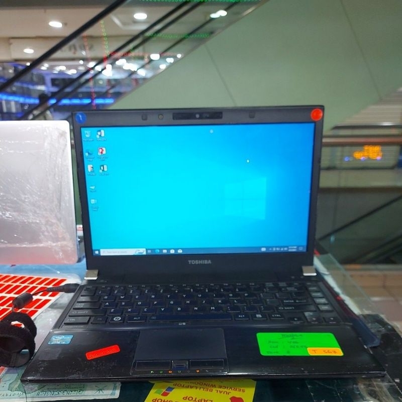 Laptop Toshiba Satellite R830 core i5-2520M ram 4gb ssd 256gb 576