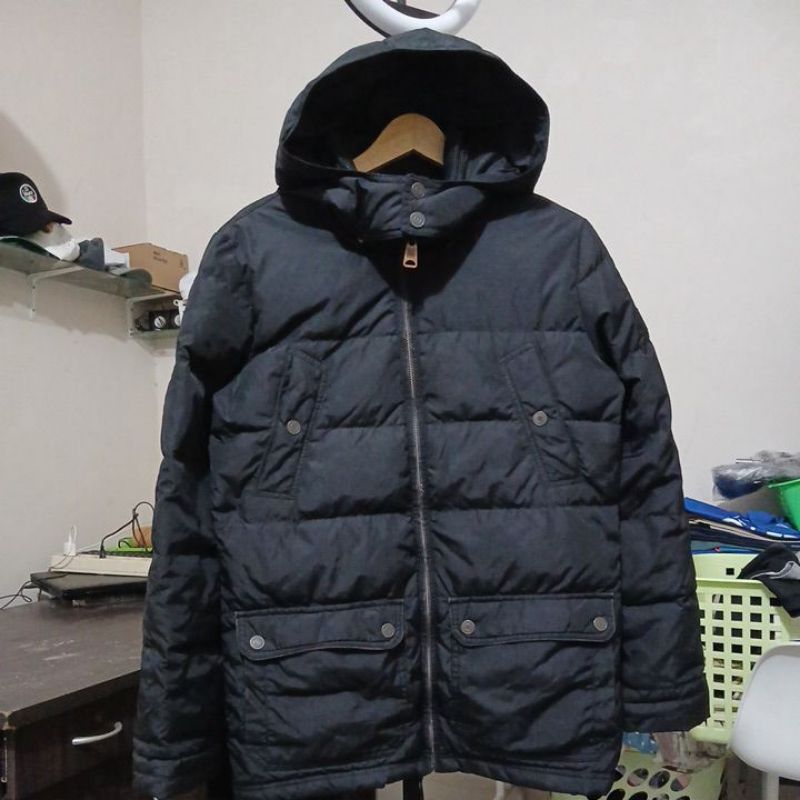 Jacket bulu angsa C4LV1N KL31N second Original warna hitam pekat seperti baru semua embos size L LD 