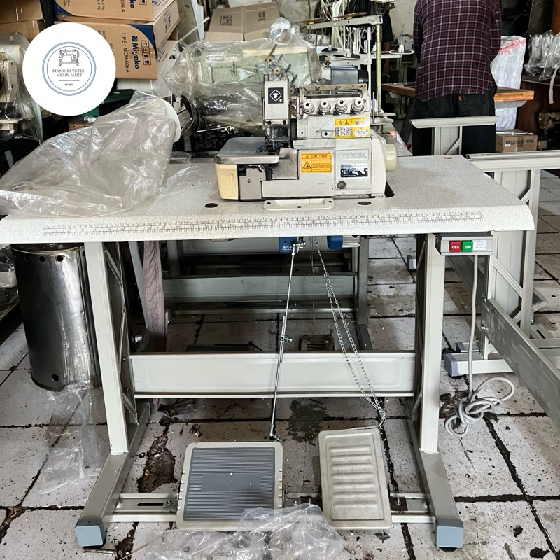 MESIN OBRAS TYPICAL TIMBUL GN2000 BENANG 4 SERVO SECOND (BEKAS)